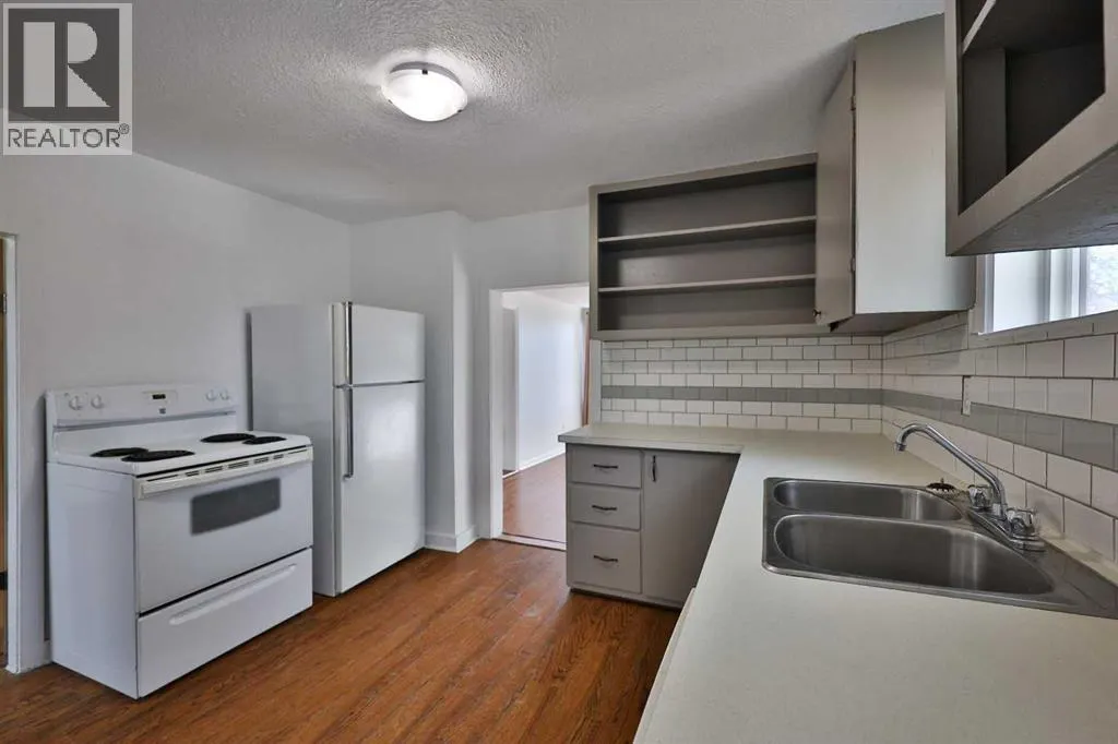 380 3 Street E