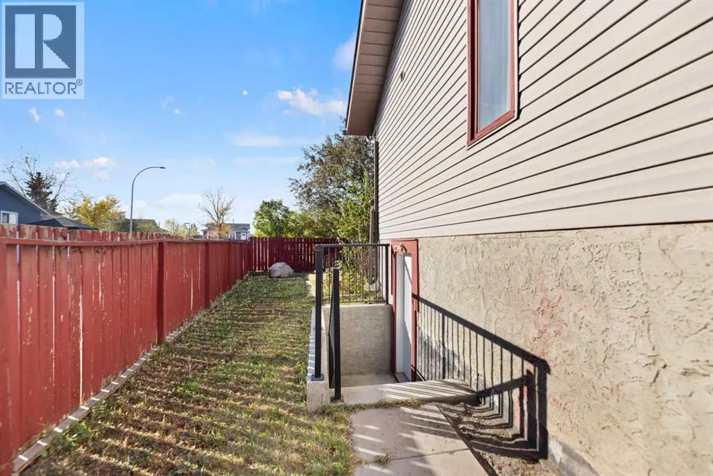 48 Castleglen Court NE