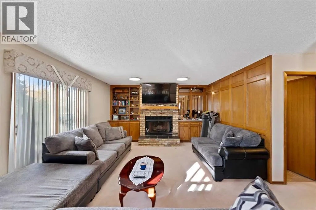 48 Castleglen Court NE