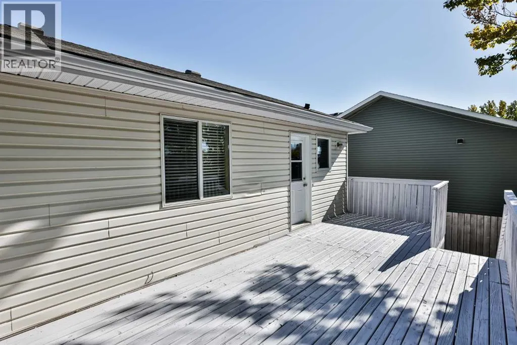 30 MT Backus Crescent W