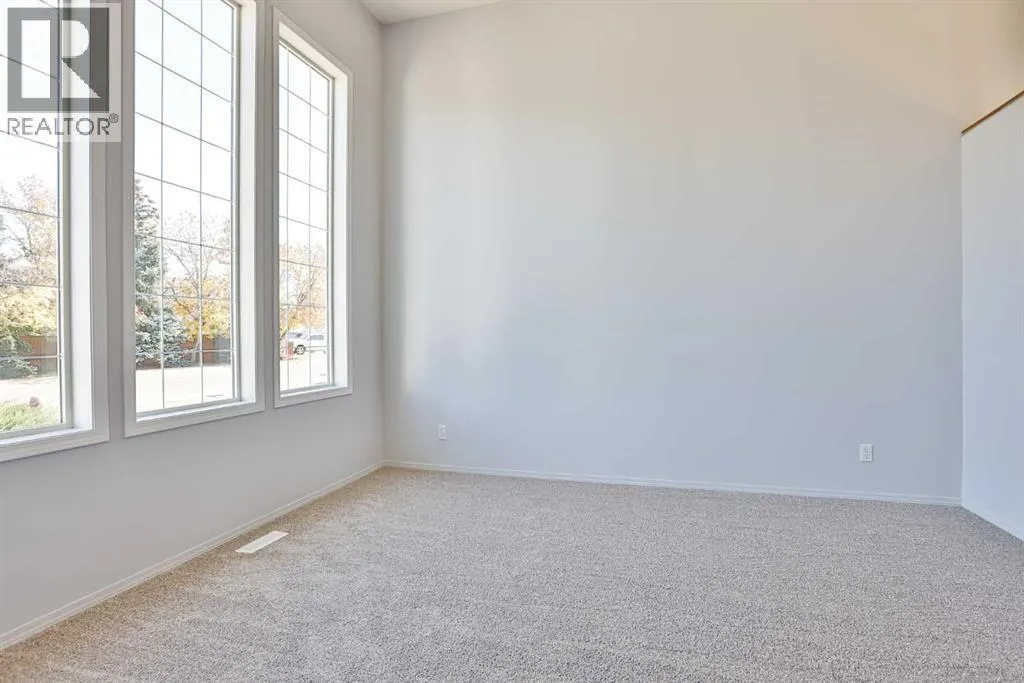 30 MT Backus Crescent W