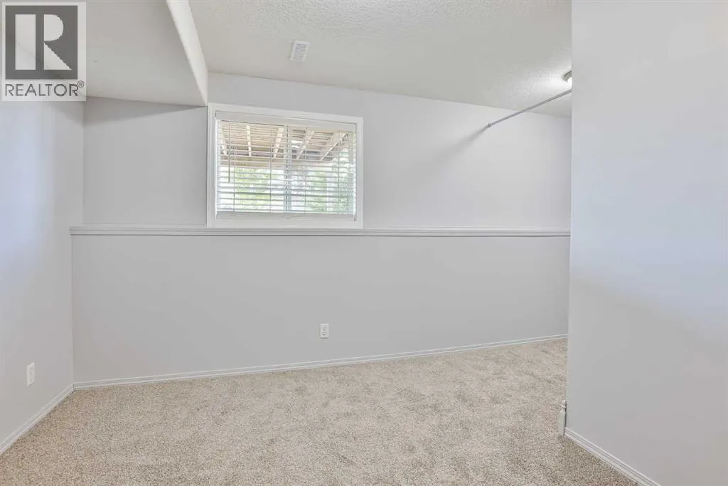 30 MT Backus Crescent W