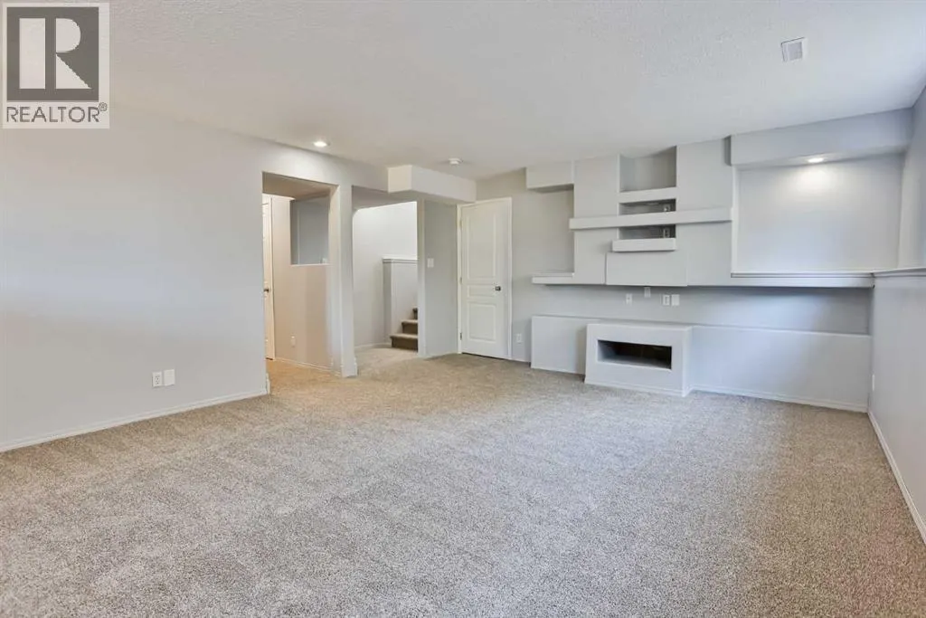 30 MT Backus Crescent W