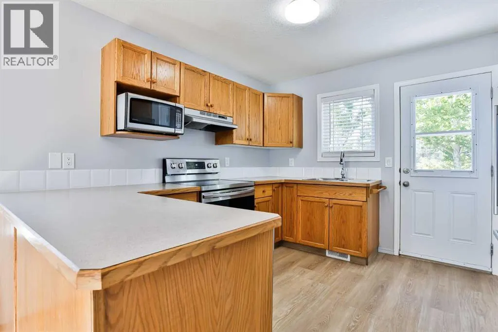 30 MT Backus Crescent W