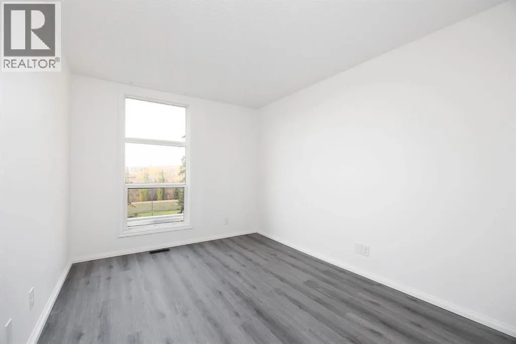 1644, 21 Macdonald Drive