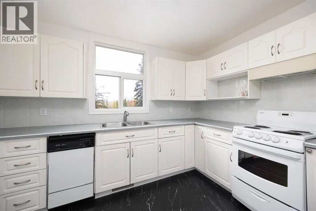 1644, 21 Macdonald Drive
