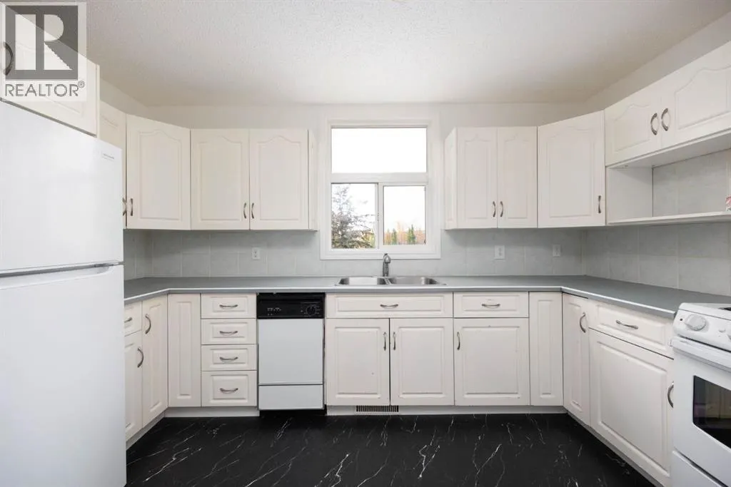 1644, 21 Macdonald Drive