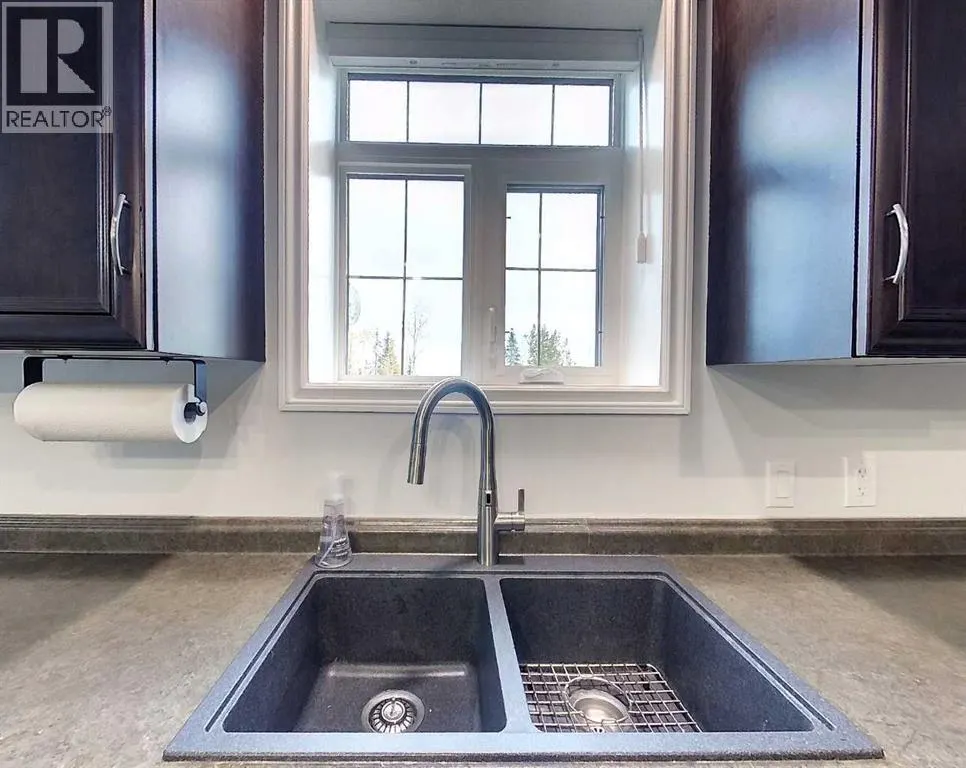 7 Bench Creek Estate