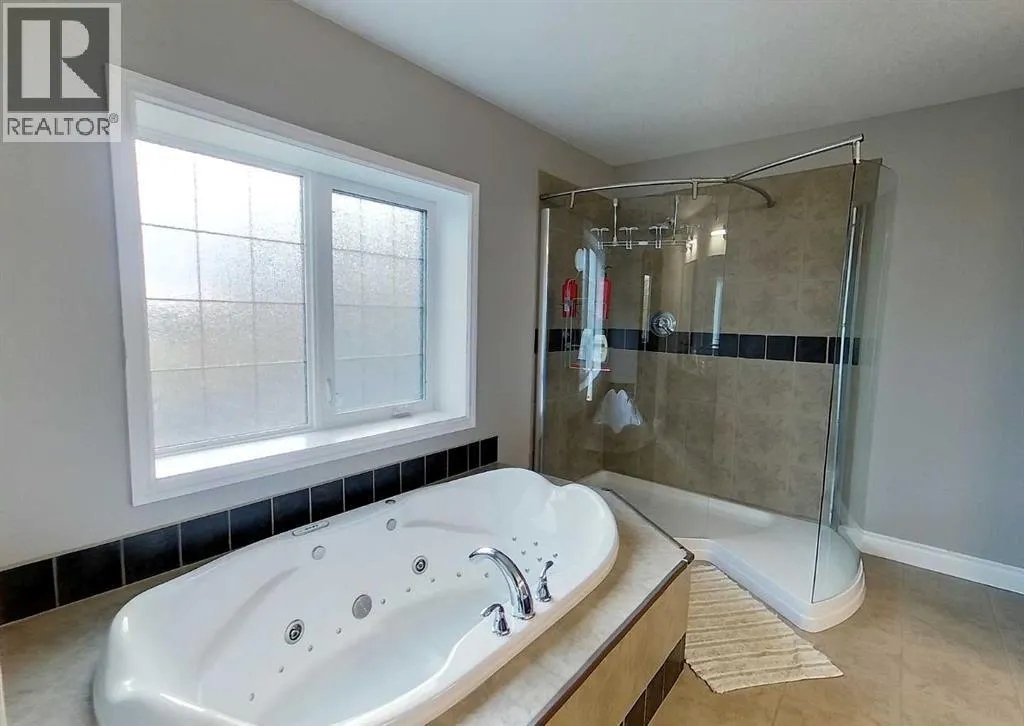 7 Bench Creek Estate