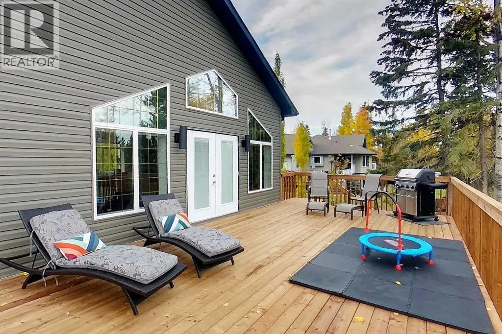7 Bench Creek Estate