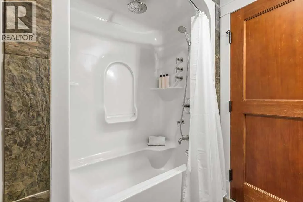 210, 173 Kananaskis Way
