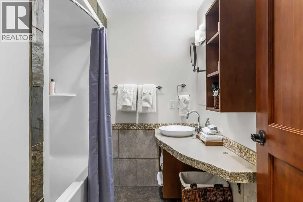210, 173 Kananaskis Way