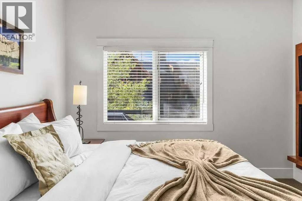 210, 173 Kananaskis Way