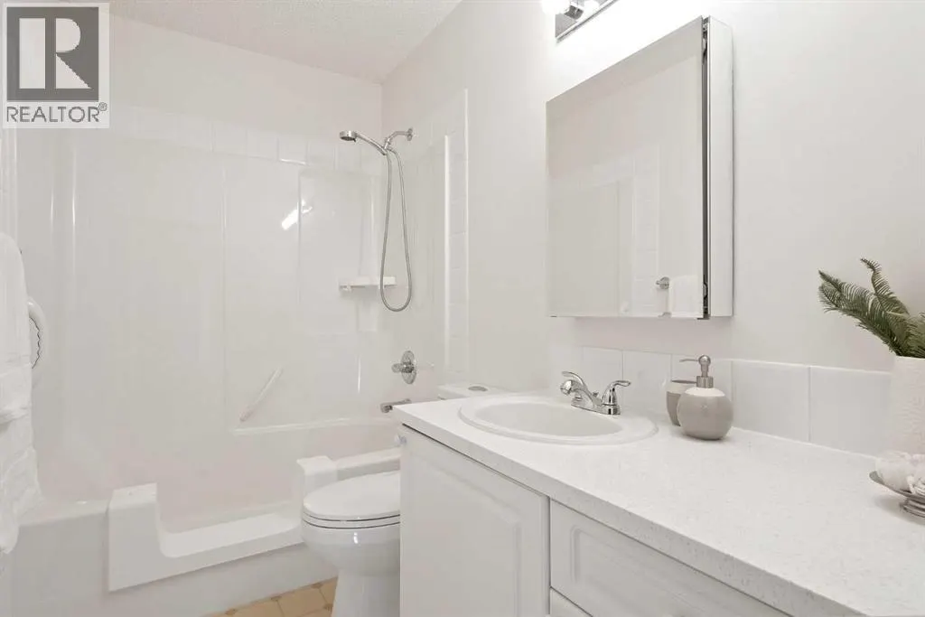 185 Mt Douglas Manor SE