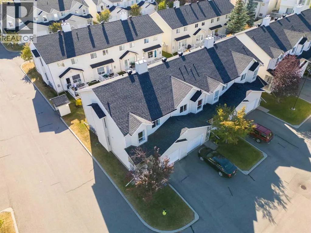185 Mt Douglas Manor SE
