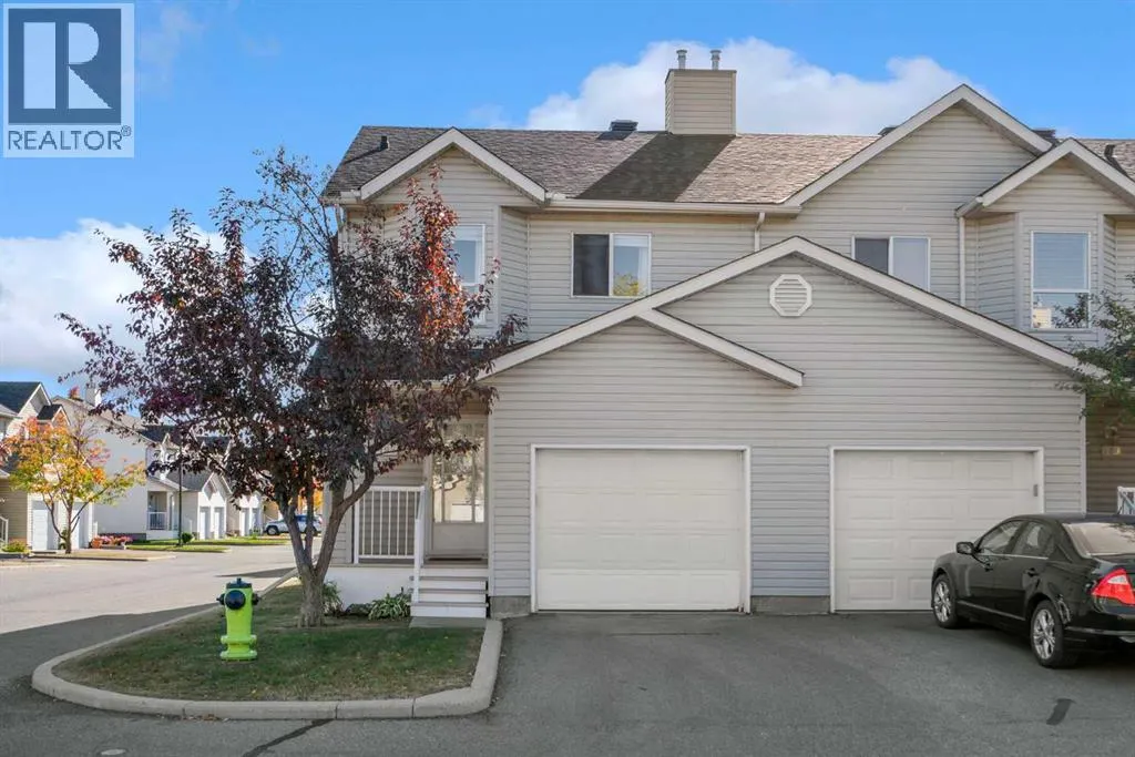 185 Mt Douglas Manor SE