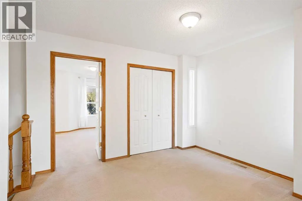 185 Mt Douglas Manor SE