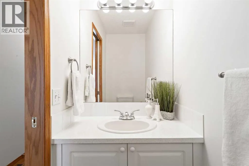 185 Mt Douglas Manor SE