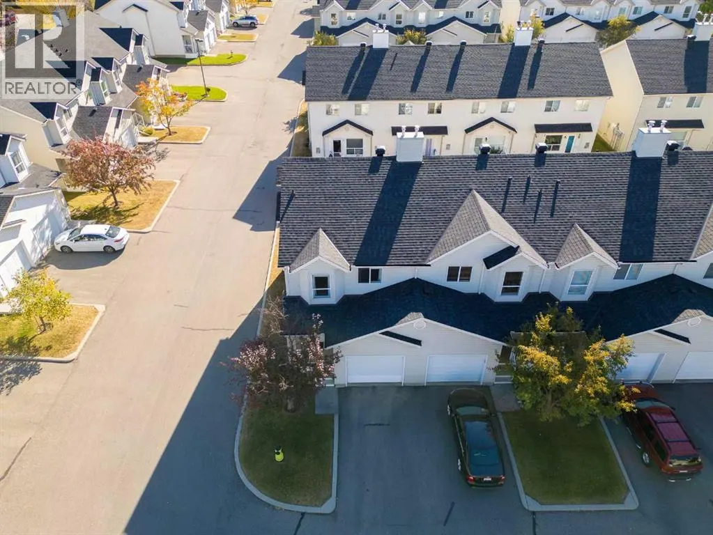 185 Mt Douglas Manor SE