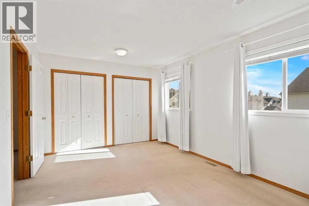 185 Mt Douglas Manor SE
