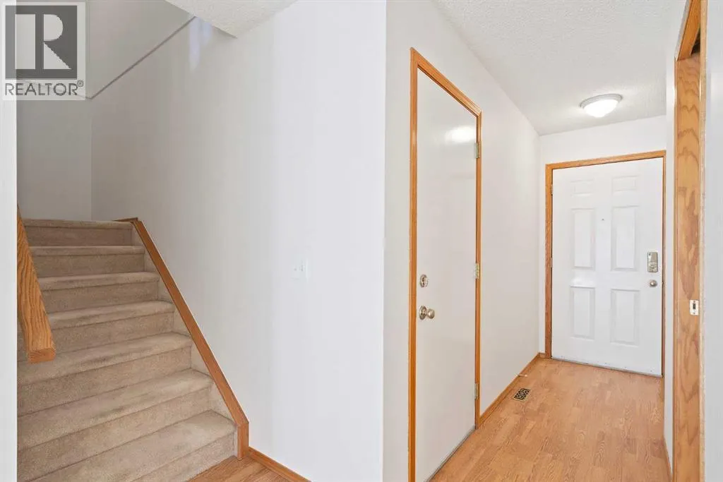 185 Mt Douglas Manor SE