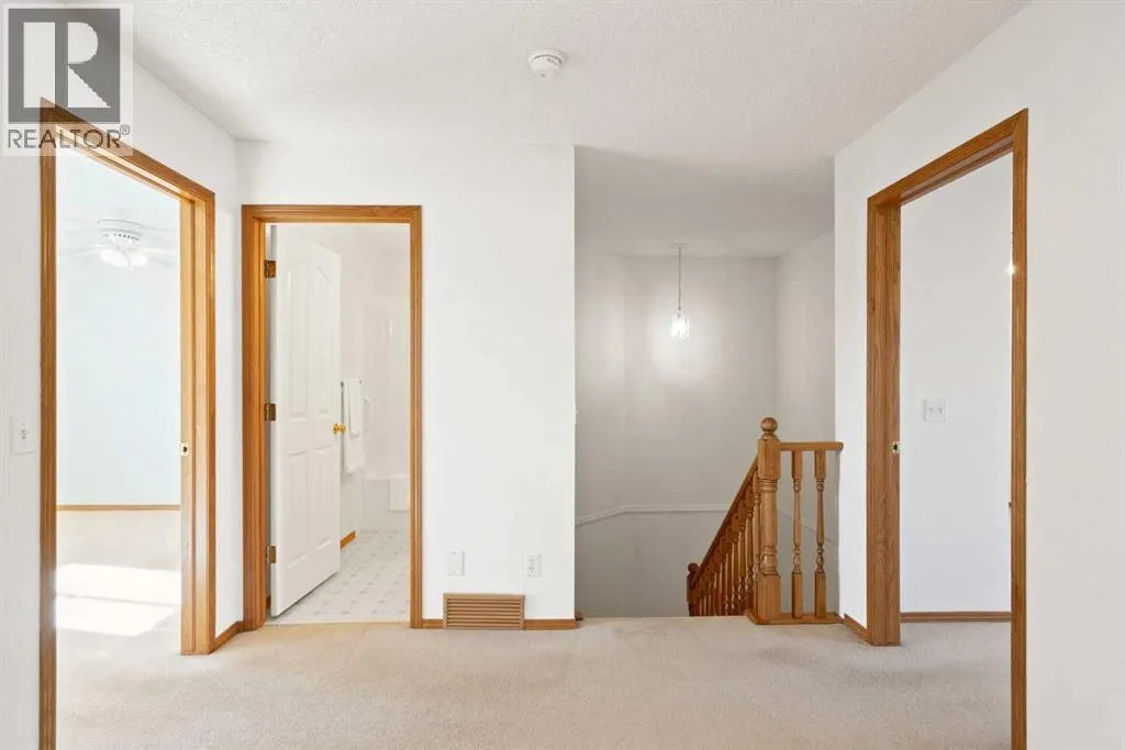 185 Mt Douglas Manor SE
