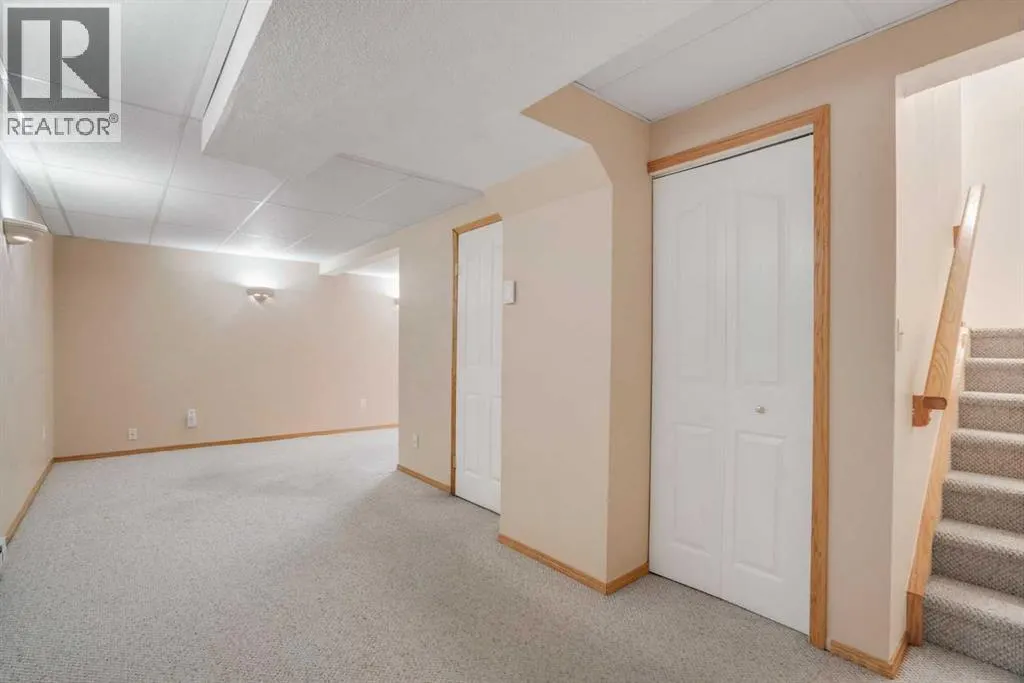 185 Mt Douglas Manor SE