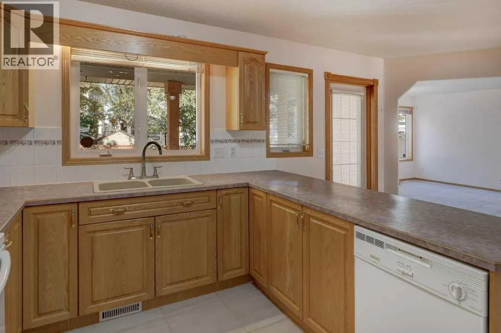 63 Coral Springs Grove NE