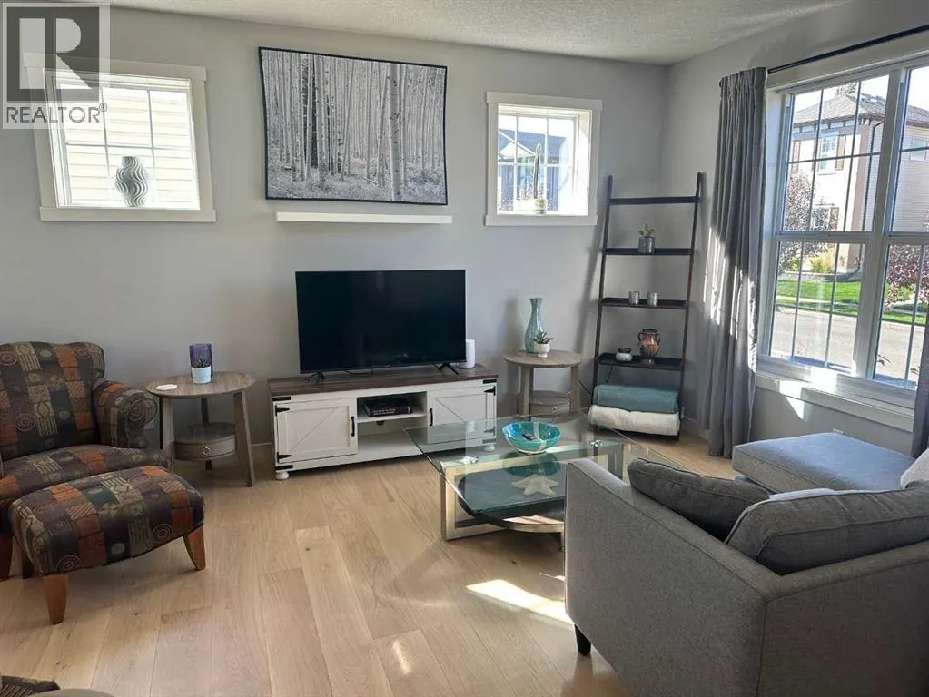 64 Elgin Meadows Manor SE