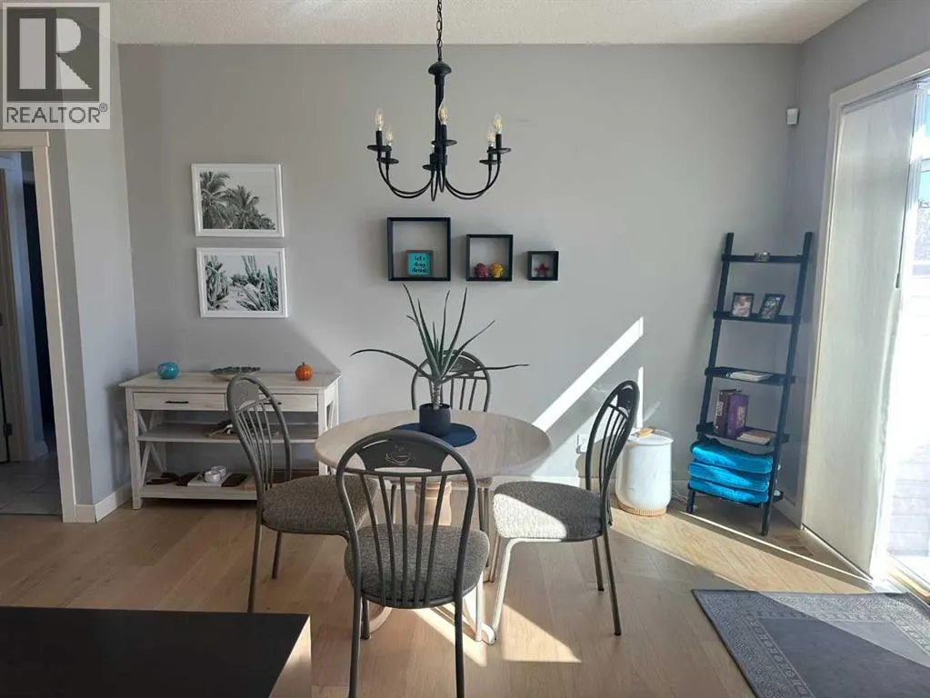 64 Elgin Meadows Manor SE
