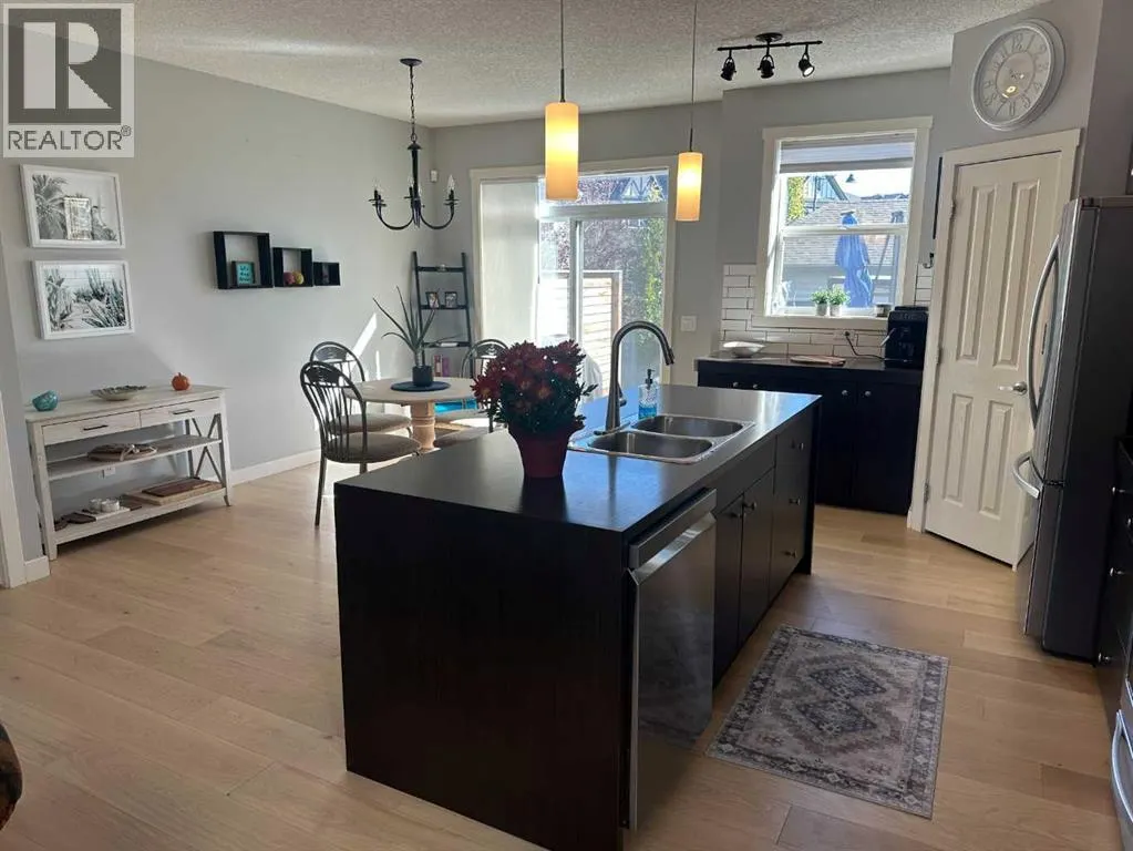 64 Elgin Meadows Manor SE