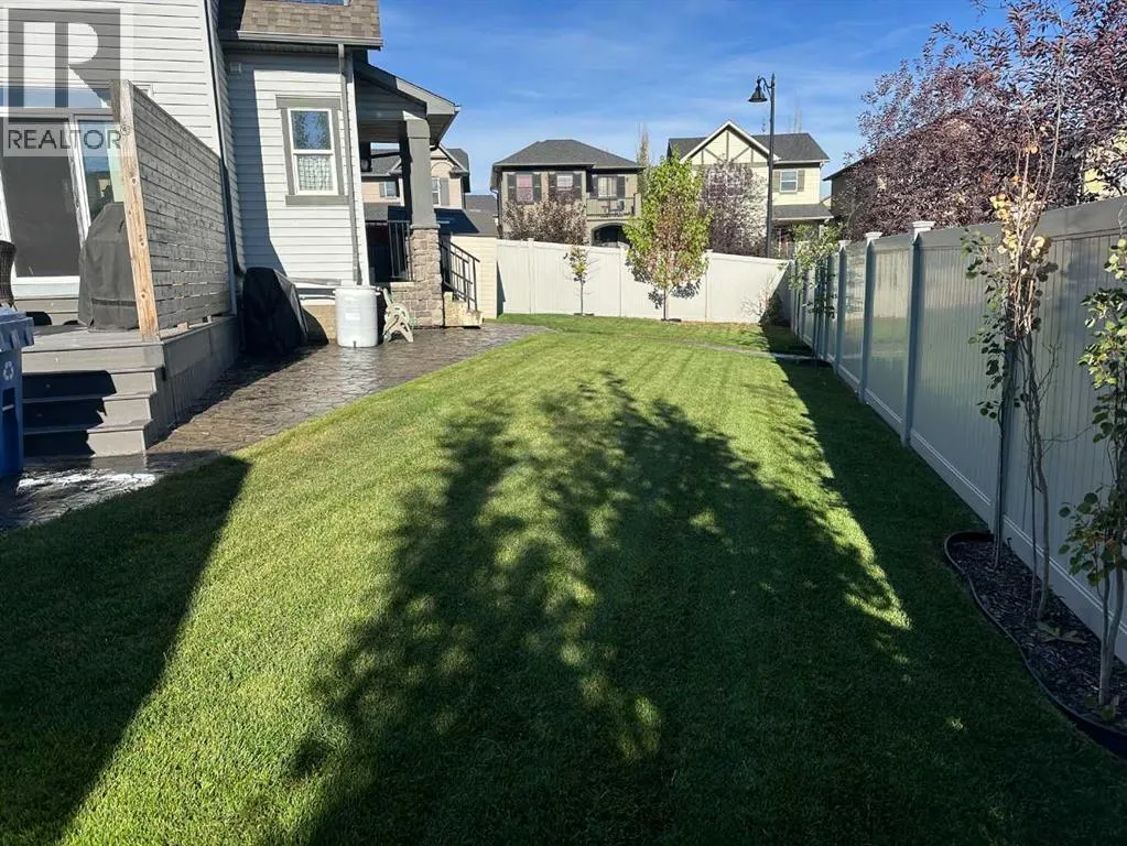 64 Elgin Meadows Manor SE