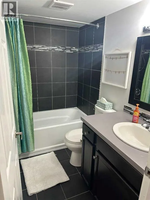 64 Elgin Meadows Manor SE