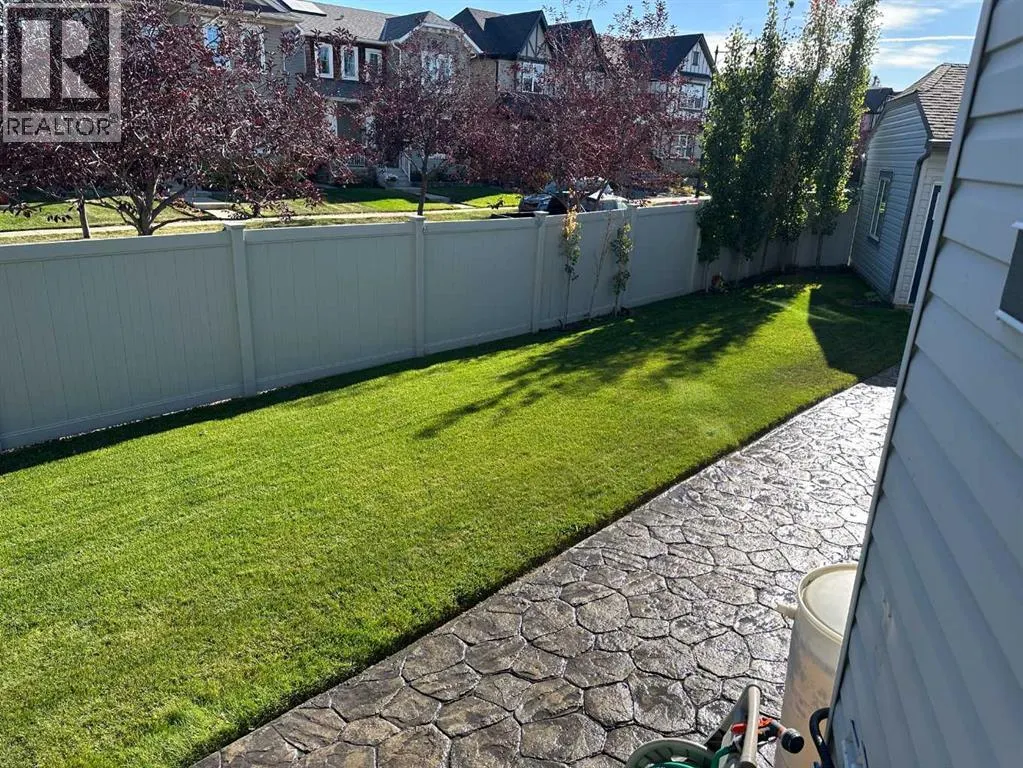 64 Elgin Meadows Manor SE