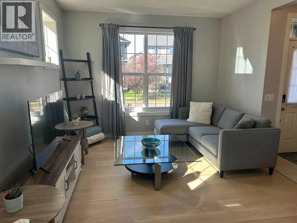 64 Elgin Meadows Manor SE