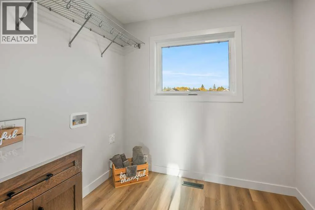 62 Eaton Crescent