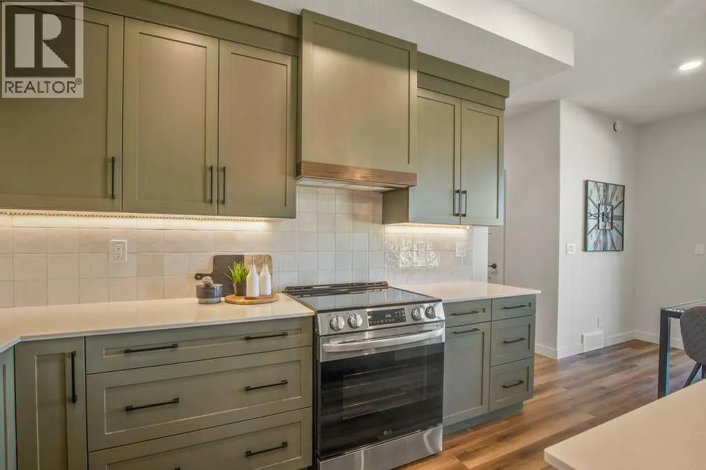 62 Eaton Crescent