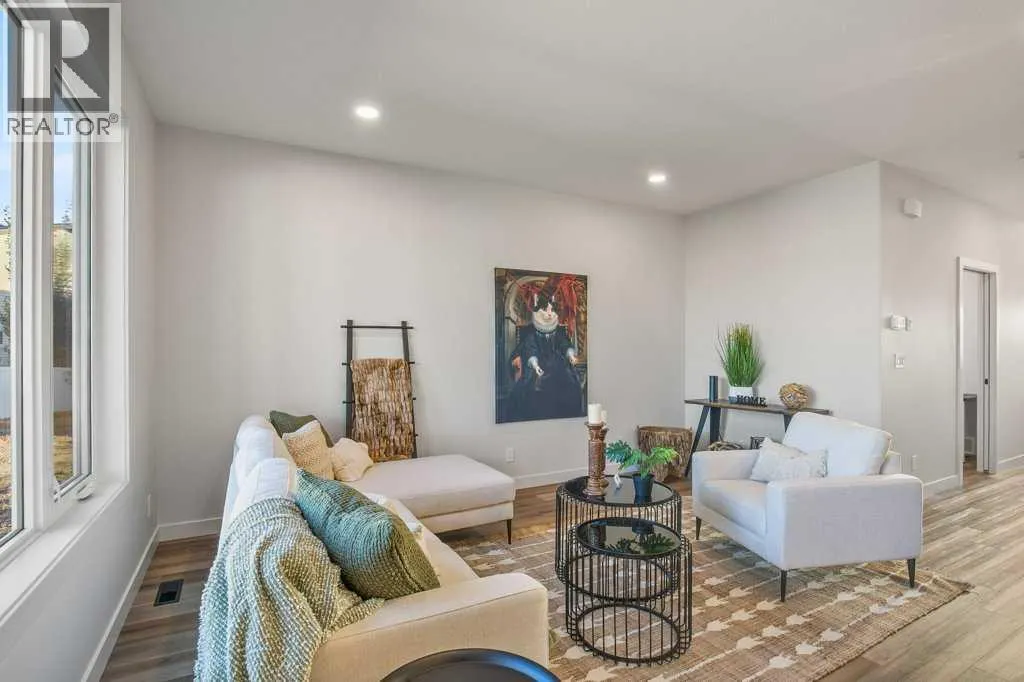 62 Eaton Crescent