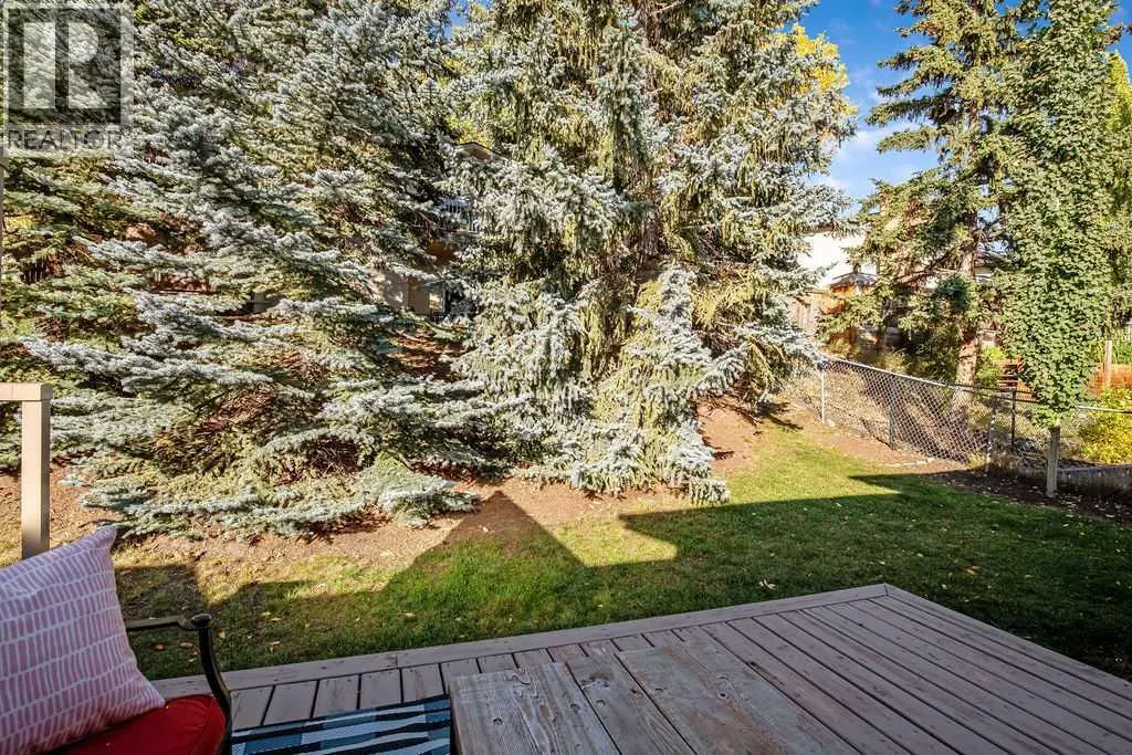 637 Strathcona Drive SW