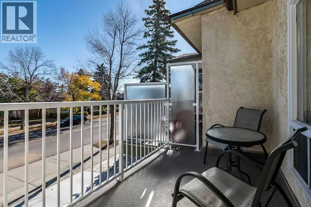637 Strathcona Drive SW