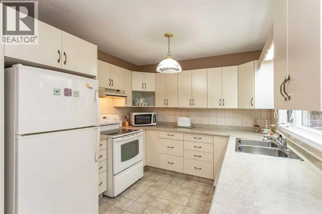 146 Welton Crescent