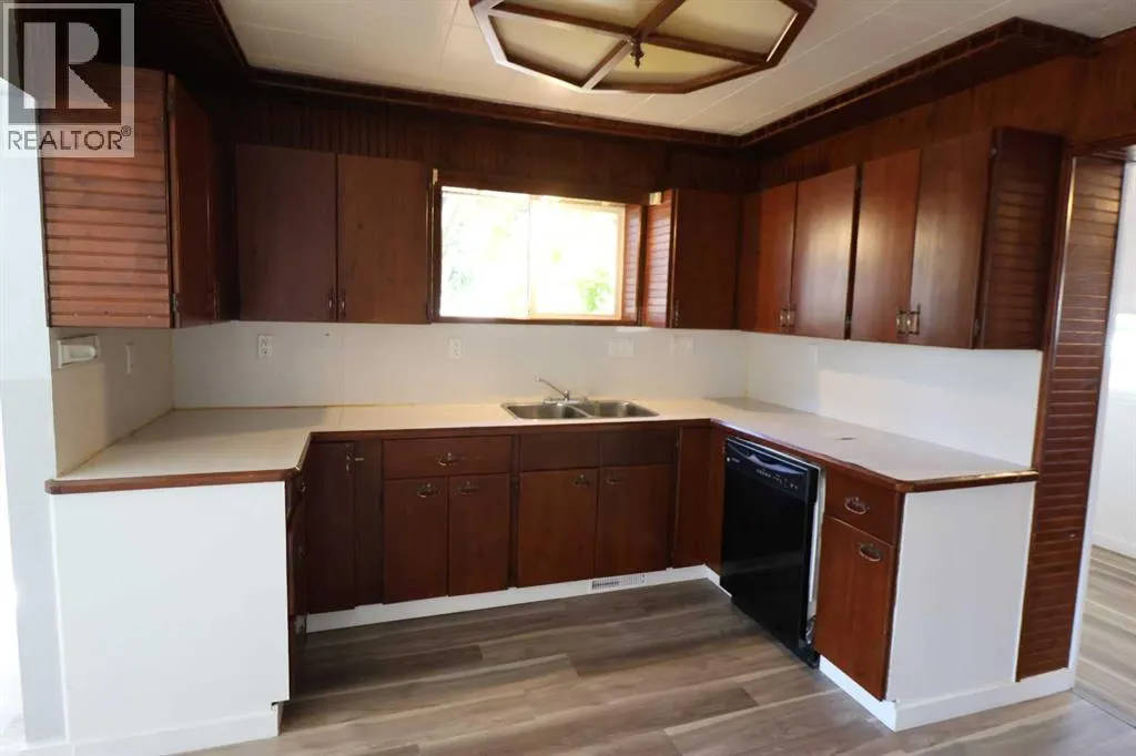 5103 44 ave