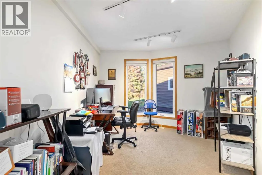 39 Poplar Crescent
