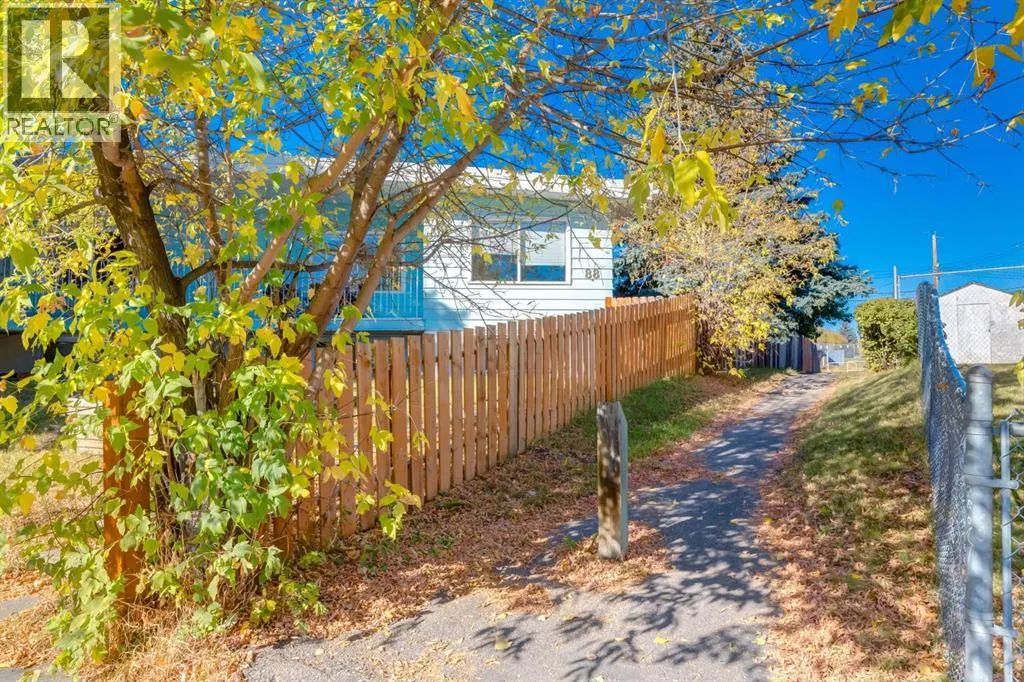 90 Allandale Close SE