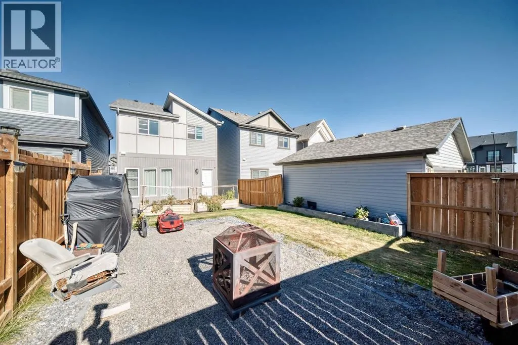 215 148 Avenue NW