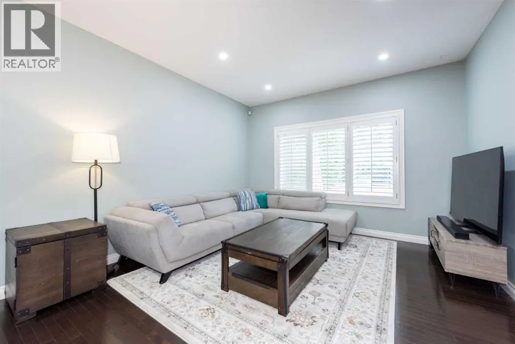 470 Mahogany Terrace SE