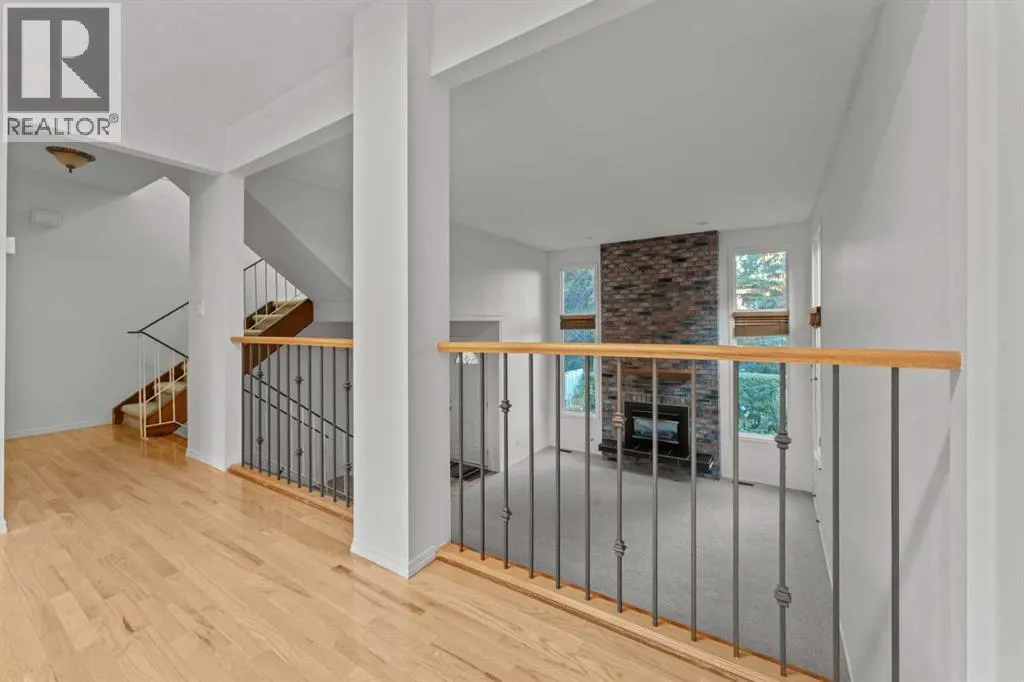 33, 5400 Dalhousie Drive NW