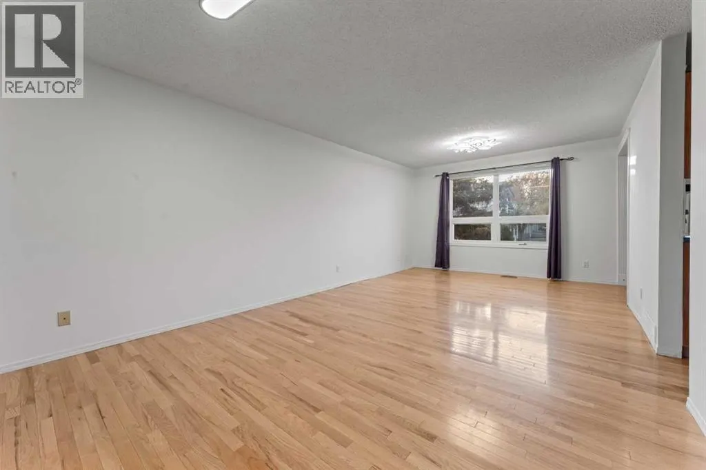 33, 5400 Dalhousie Drive NW