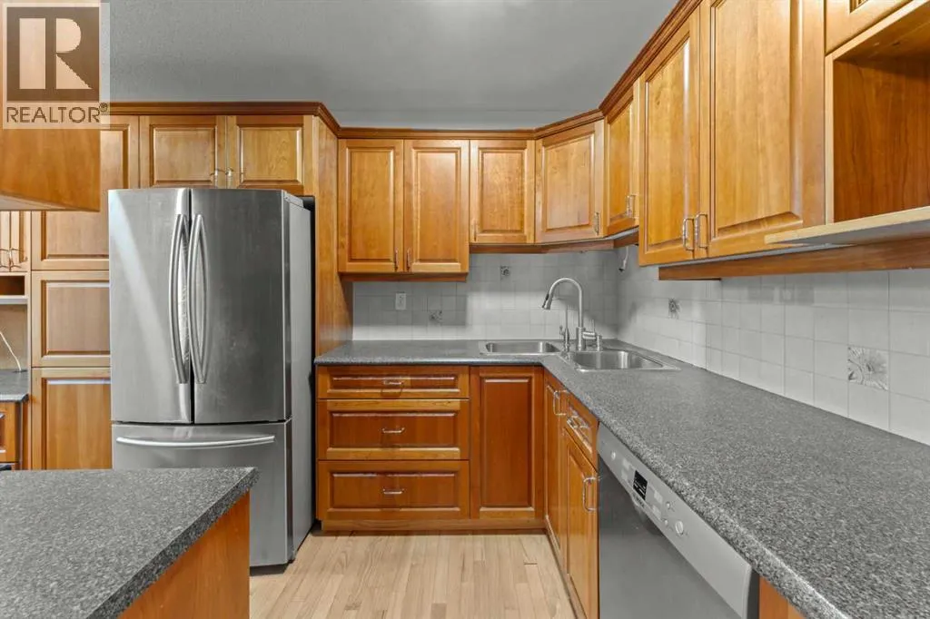 33, 5400 Dalhousie Drive NW