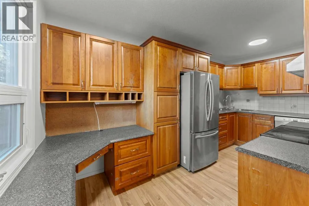 33, 5400 Dalhousie Drive NW